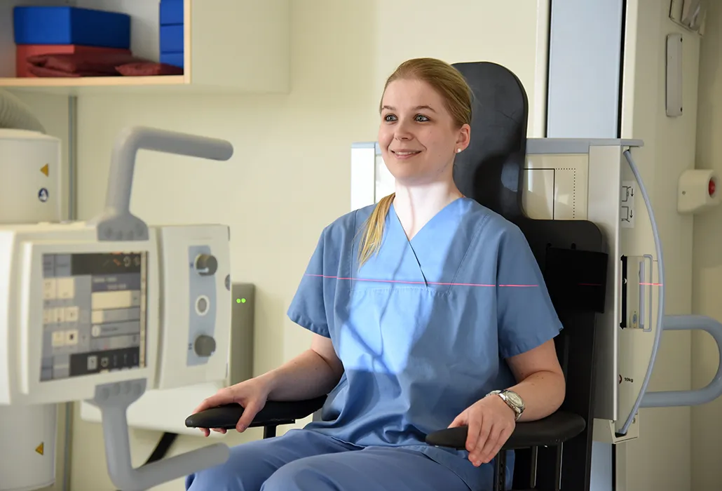 Spezialrollstuhl in der Radiologie im SPZ