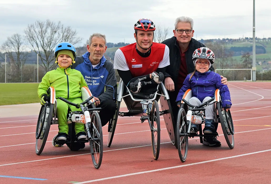 Orthotec, technique de rééducation, fabrications spéciales fauteuil roulant de course pour enfants