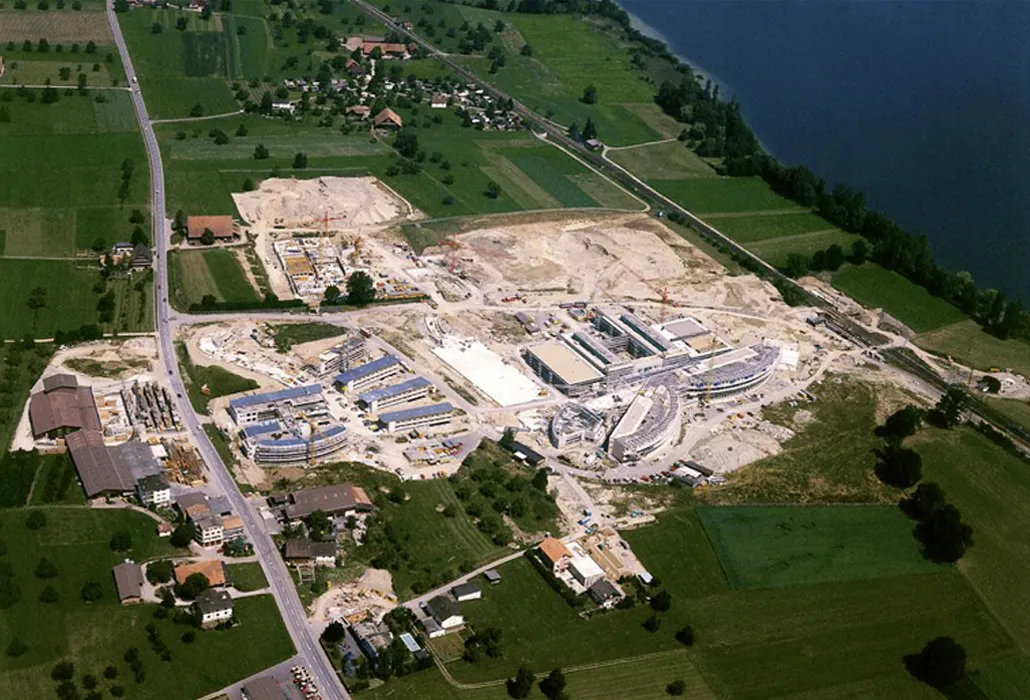 Luftaufnahme der Bauphase rund ums Schweizer Paraplegiker-Zentrum im Jahr 1989