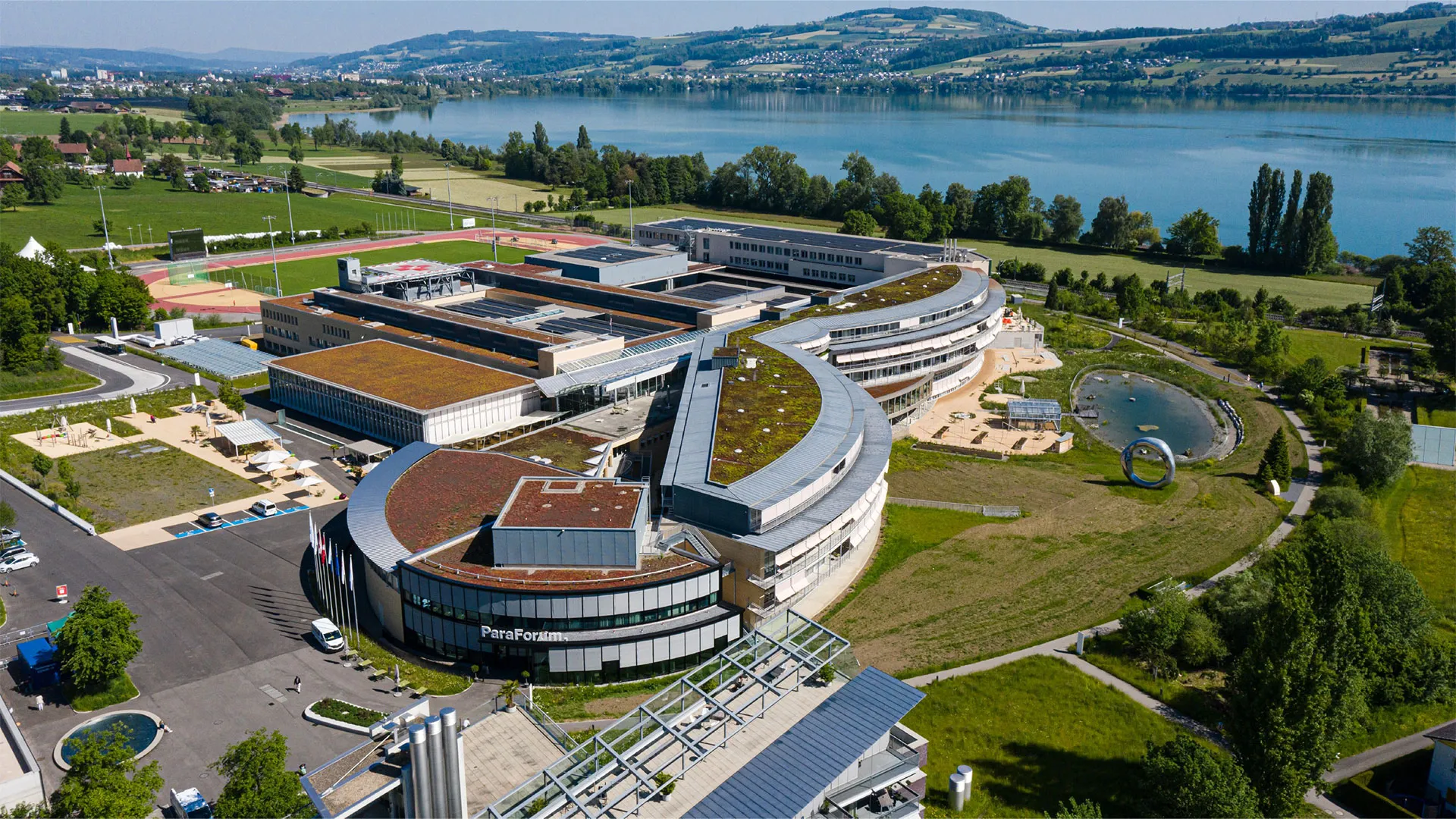 Der Campus der Schweizer Paraplegiker-Gruppe in Nottwil liegt am Sempachersee. 