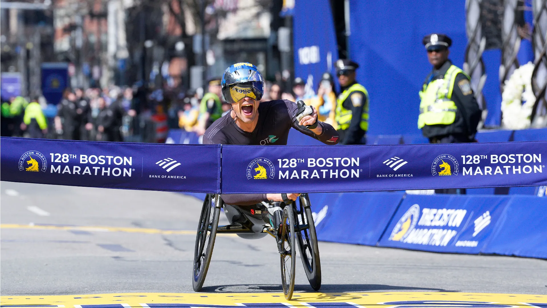 Bild: B.A.A., Marcel Hug gewinnt den Boston Marathon 2024