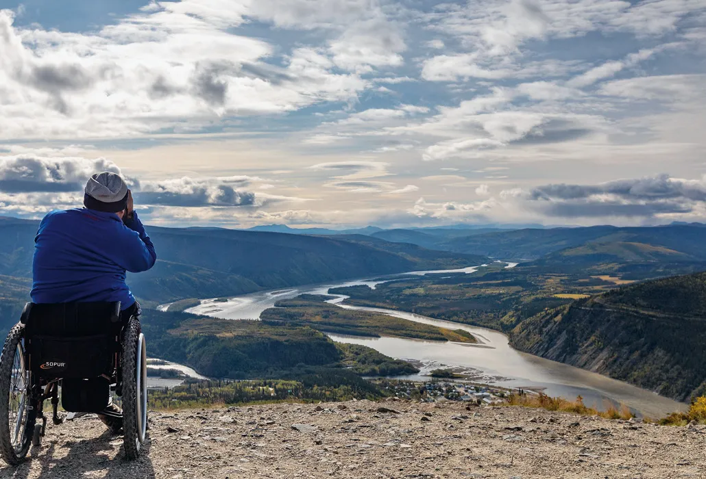 Markus in Kanada mit einer schönen Aussicht