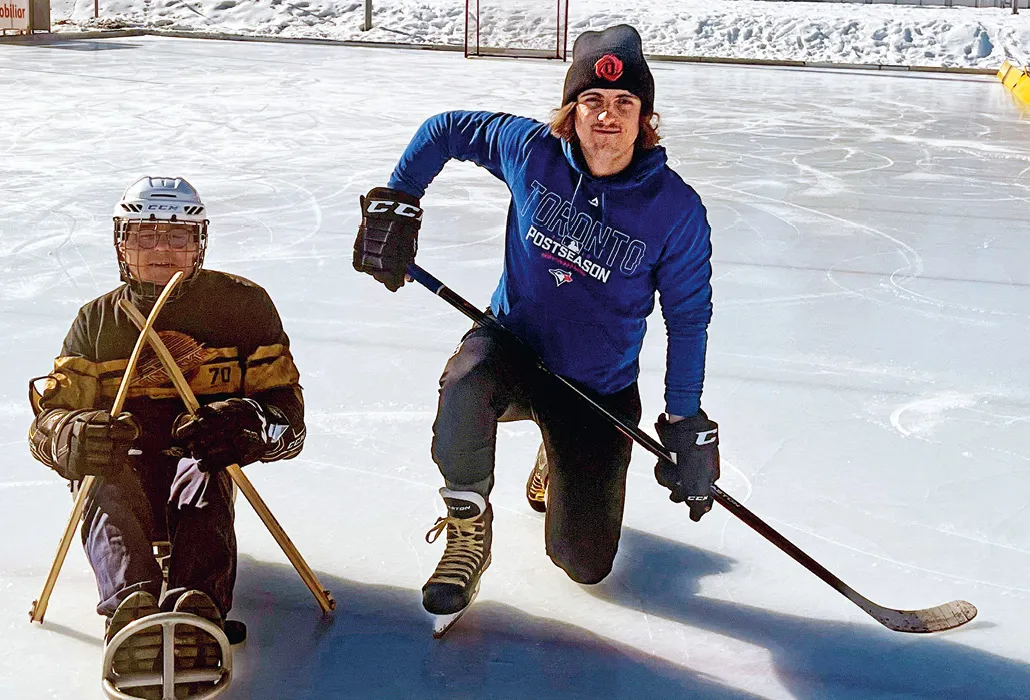 Markus Böni mit Sohn Flurin am Icehockey spielen in Kanada