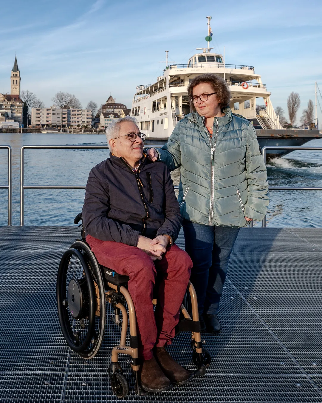 Markus Böni mit seiner Frau auf einem Steg