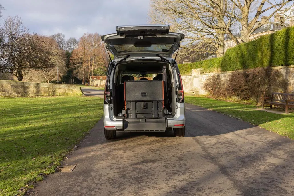 VW Caddy Vista 