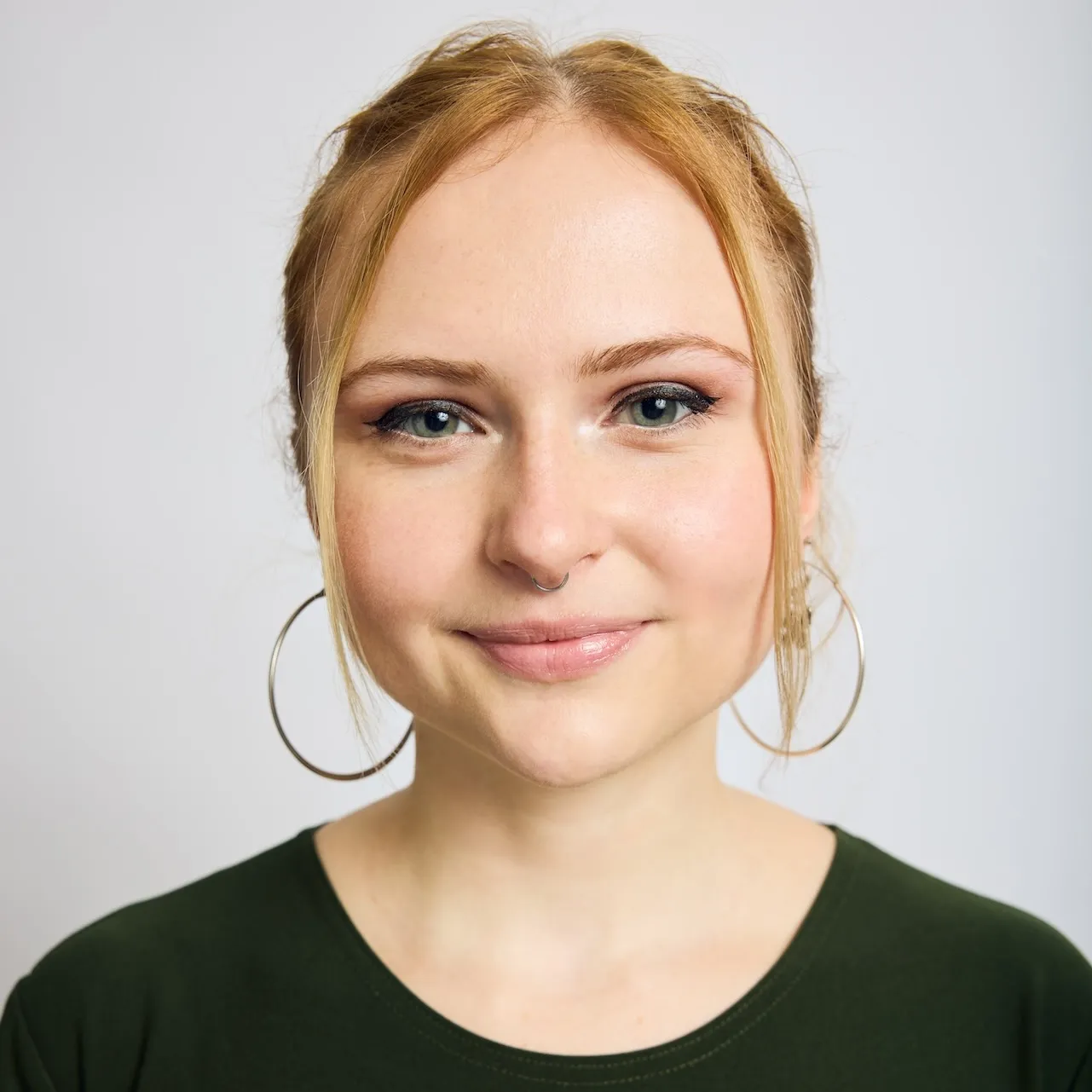 Portraitfoto von Nuria Hamböck, Mitglied der Schweizer Paraplegiker-Stiftung.